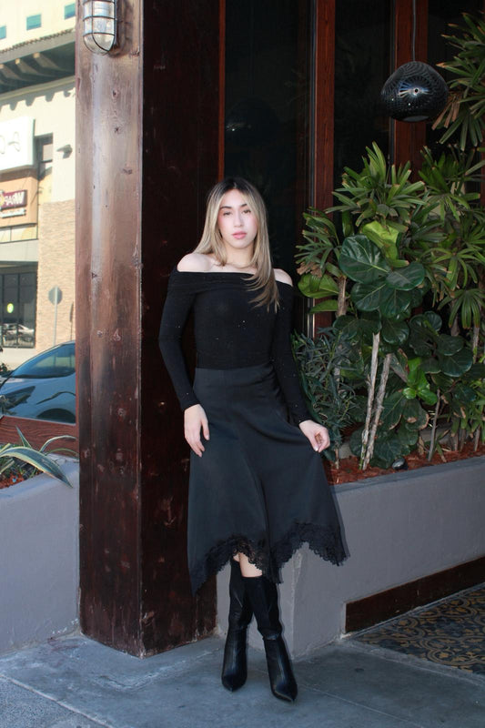 Falda satin negra con encaje #11628