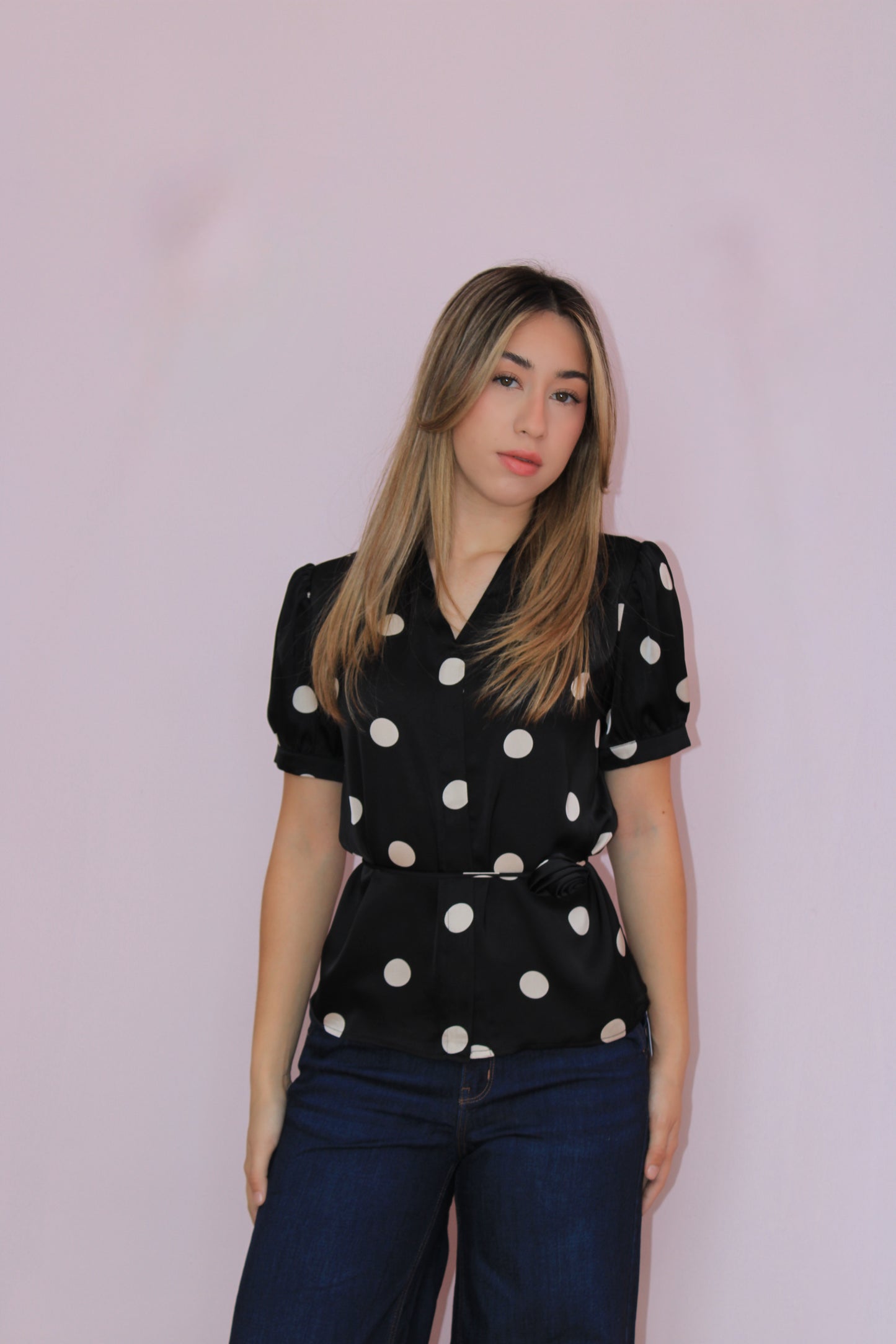 Blusa polka dots negra con choker #11885