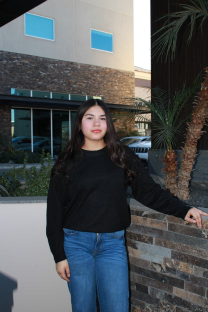 Suéter negro, cuello redondo #11705￼