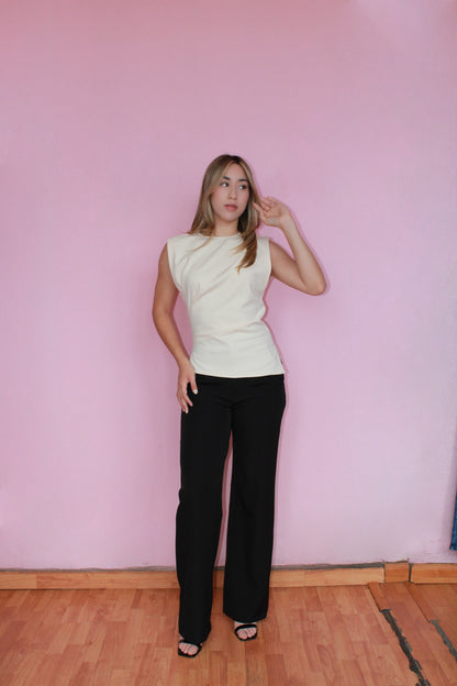 Blusa color crema sin manga lado drapeado #11369