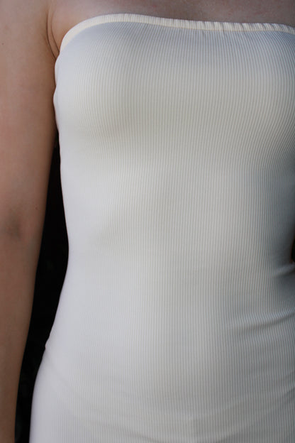 Vestido strapless liso color crema MIDI #11308