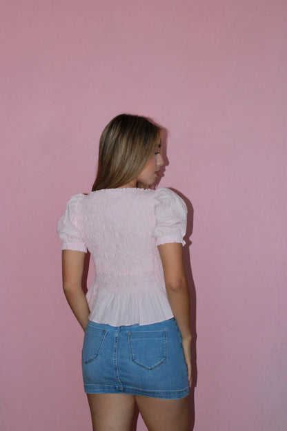 Blusa rosa, bajito, con mangas, bombachas y tela elástico ￼#11749