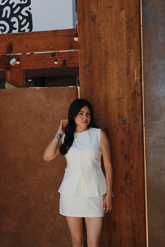 Set blanco chaleco y mini falda #11260