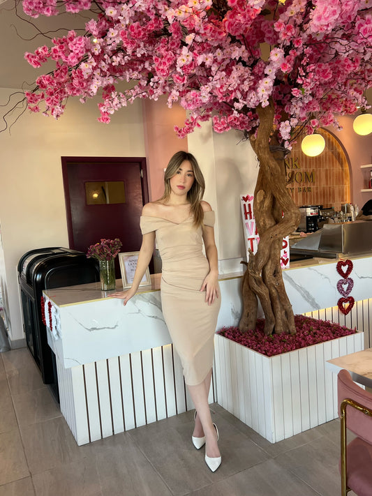 Vestido off shoulder beige #10941