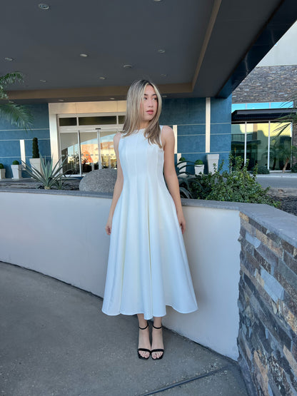 Vestido, Midi, blanco, sin mangas con vuelo #11718￼