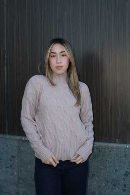 Suéter rosa bajito con cuello largo #11609