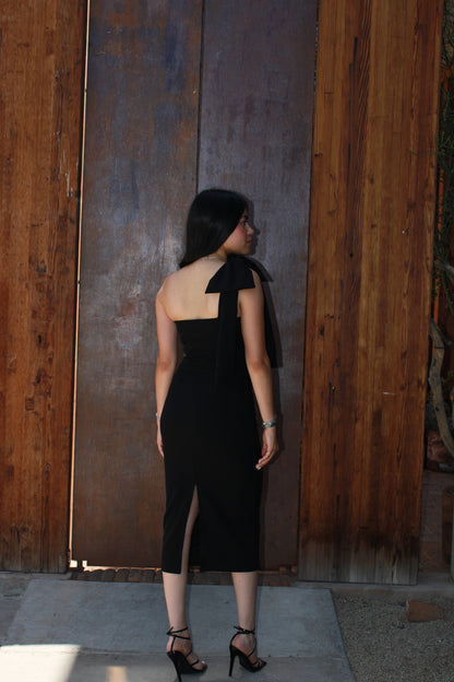 Vestido de moño en hombro negro #11255