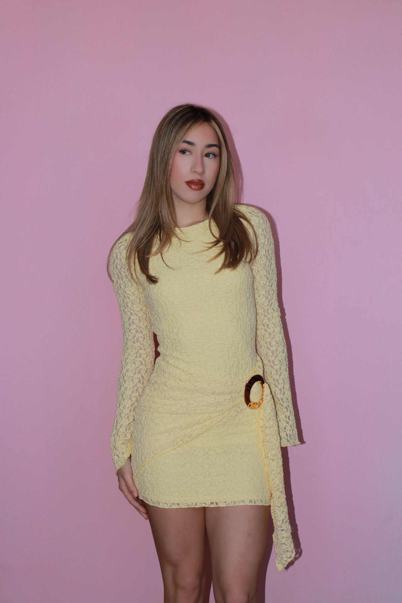 Vestido amarillo corto c detalle dorado #11738