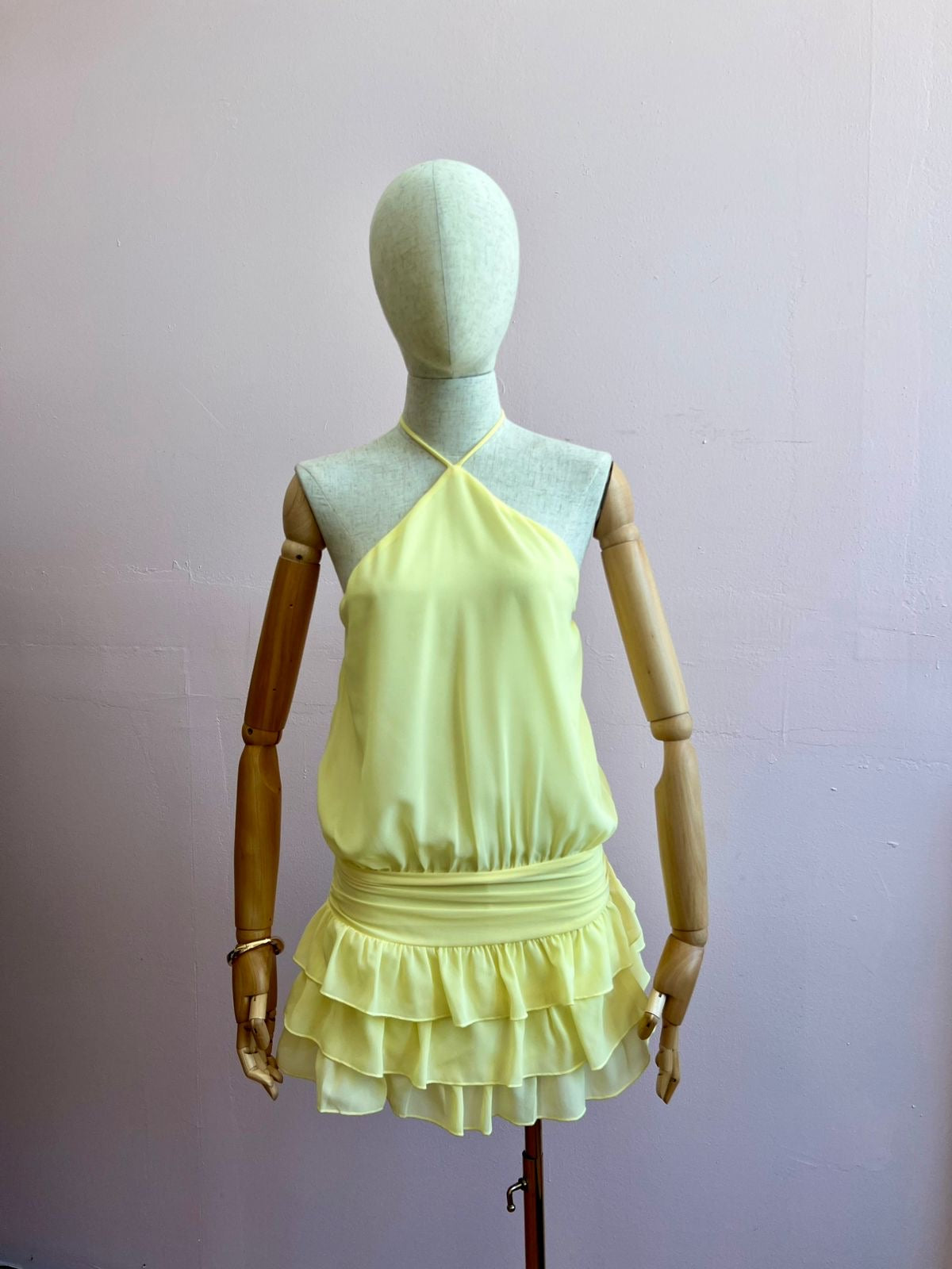 Vestido halter, amarillo bajito #11940￼