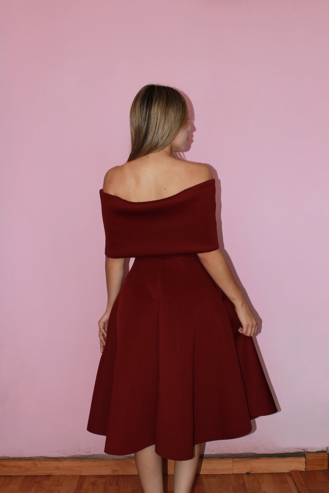 Vestido off shoulder guinda MIDI #11423