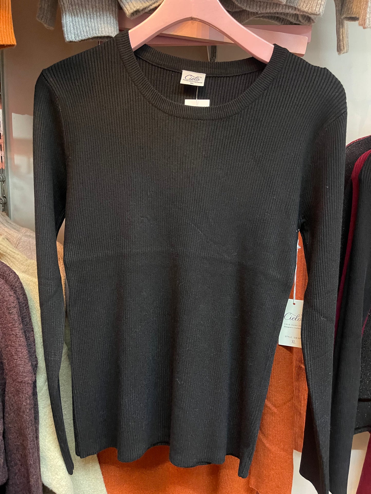 Blusa negra básica tejida manga larga cuello redondo #11708