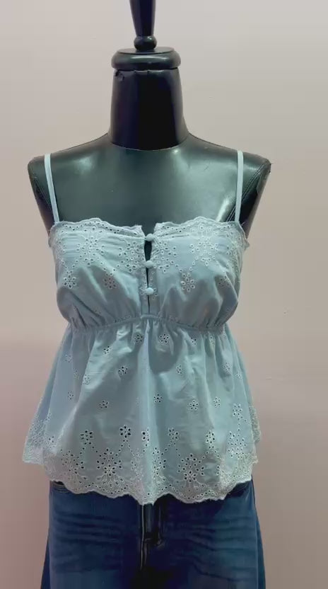Blusa azul con bordado #11912￼